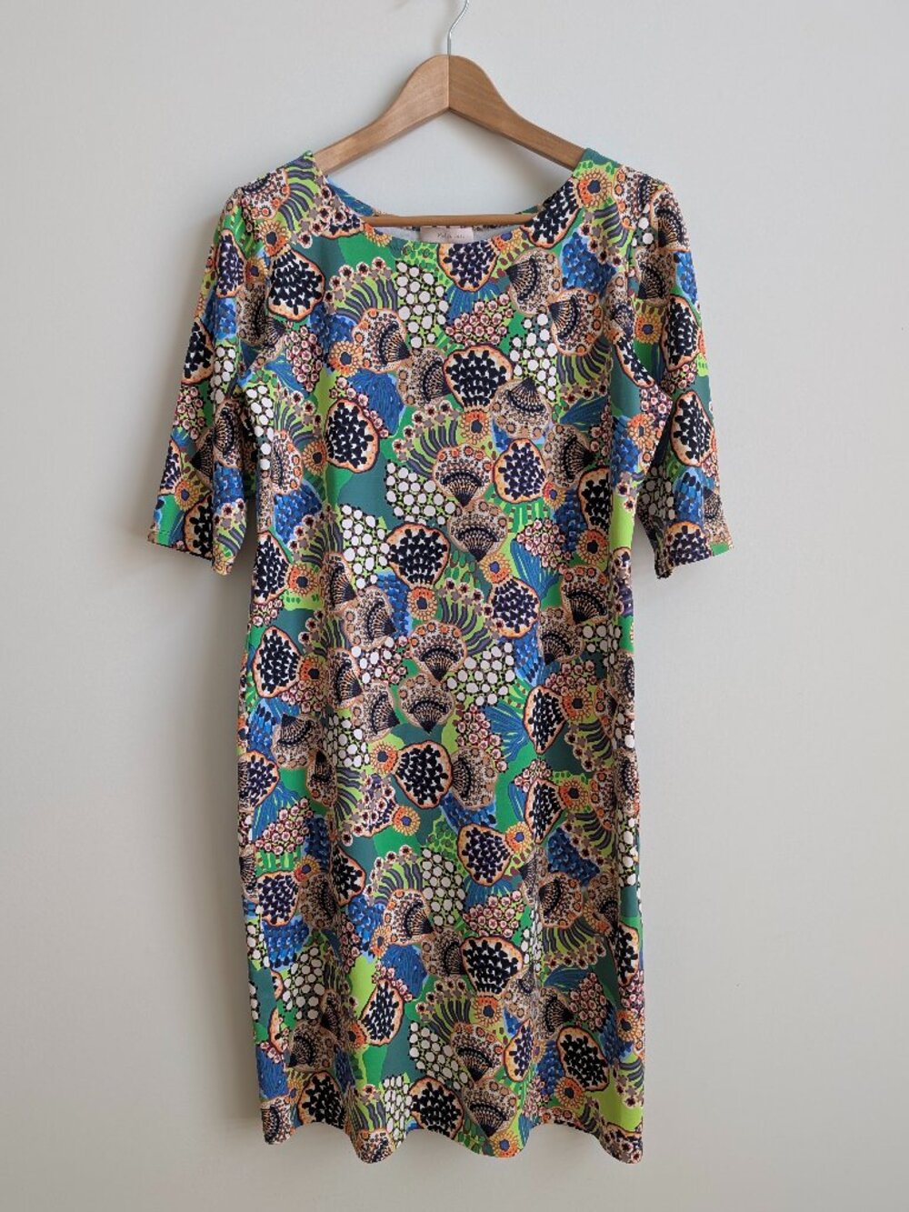 Nadya Toto Large made in Canada elbow sleeve stretch dress green blue abstract